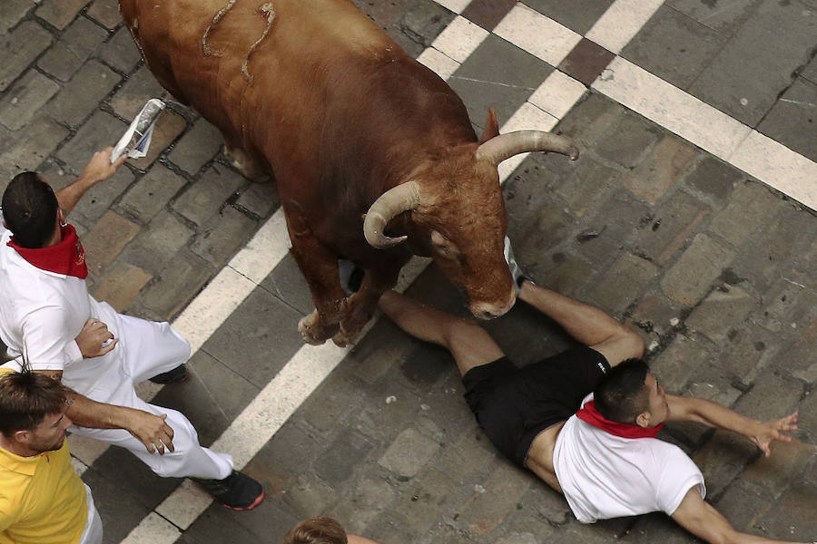 Los Nuñez del Cuvillo dejan dos heridos por asta de toro y seis contusionados.