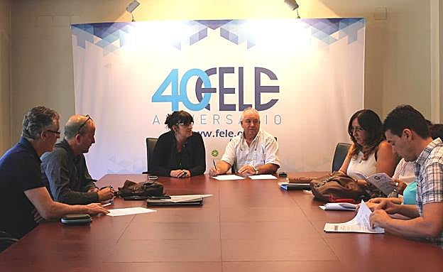 Firma del nuevo convenio colectivo del sector Comercio del Metal de León