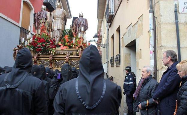 Silván, durante una procesión. 