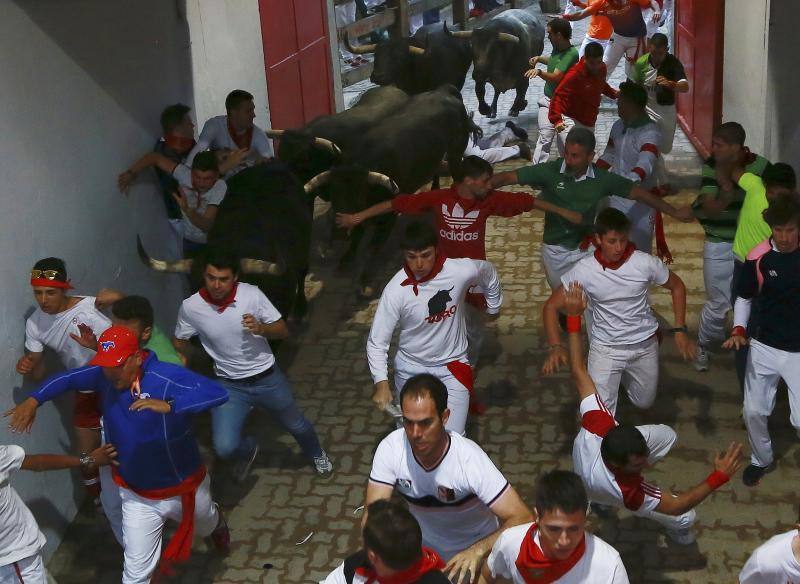 La mítica ganadería Miura protagoniza el encierro más rápido y con más heridos