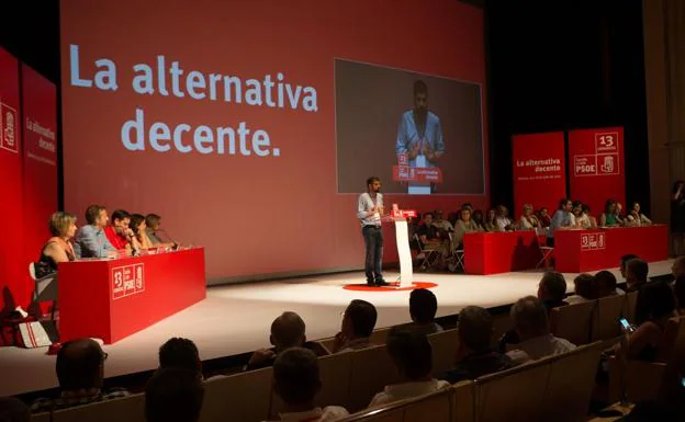 Imagen. El secretario general del PSOE en Castilla y León, Luis Tudanca, durante su intervención en el 13 Congreso del PSOE de Castilla y León