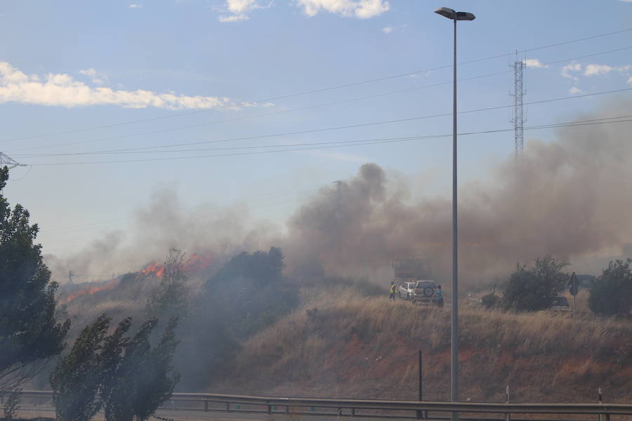 Imágenes del Incendio que amenazó el norte de León IV