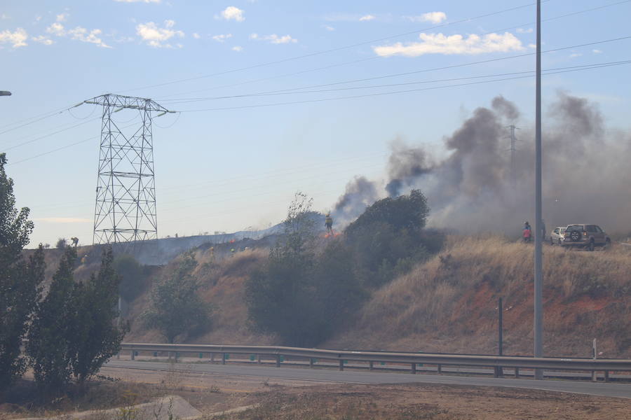 Imágenes del Incendio que amenazó el norte de León IV