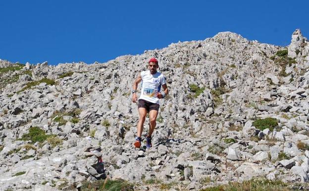 Imagen principal - La tercera edición de Las Verdes Trail, una carrera rápida con una victoria muy disputada