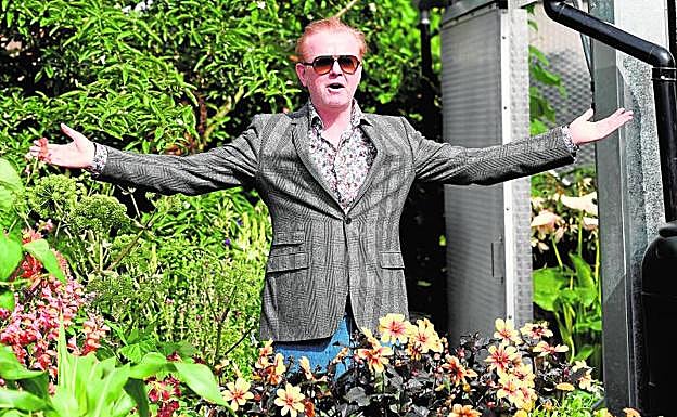 El presentador de 'Topr Gear', Chris Evans, es el que más cobra en la BBC.