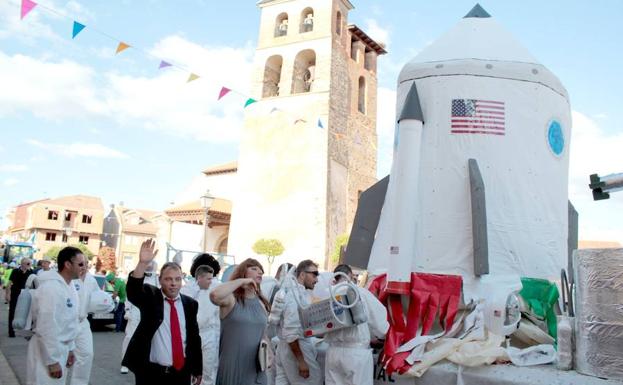 Carroza de Trump y la NASA. 