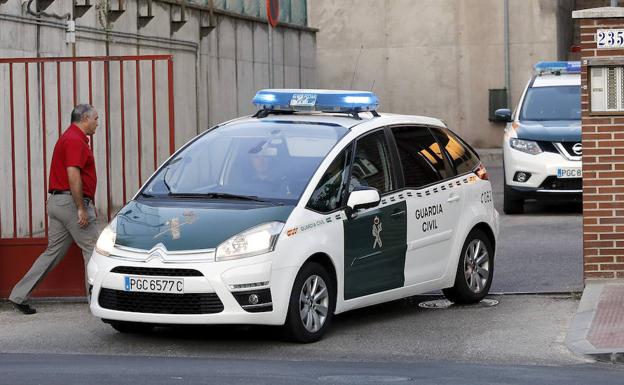 Vehículo de la Guardia Civil que trasladó este jueves a Villar a la Audiencia Nacional. 