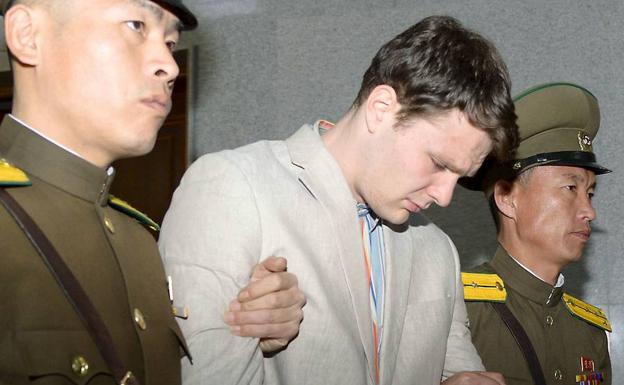 Otto Warmbier, tras su juicio en la Corte Suprema de Corea del Norte.