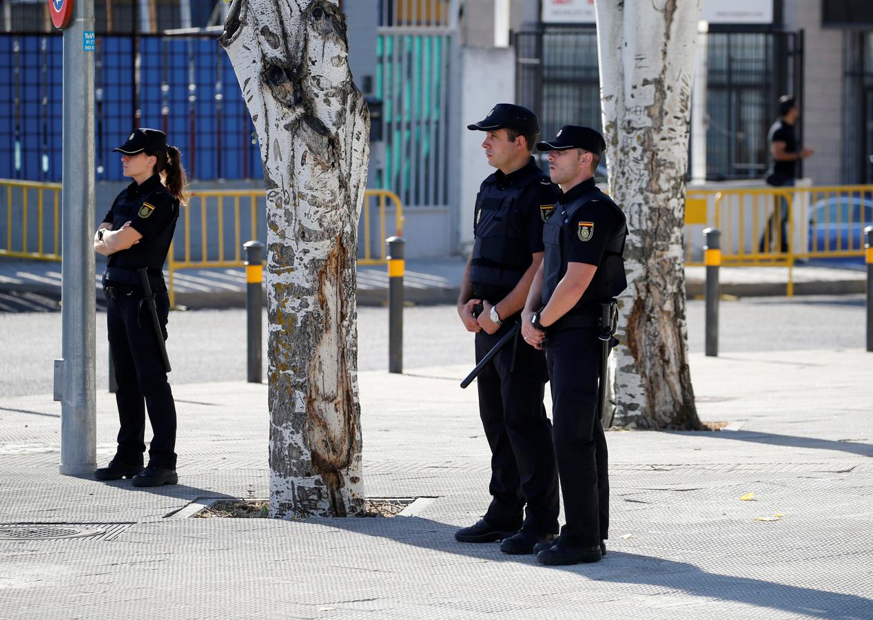 Miembros de las Fuerzas de Seguridad en la Audiencia Nacional .