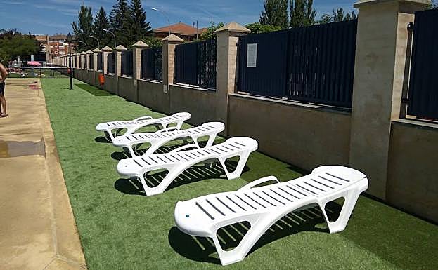 El Ayuntamiento de Santa María del Páramo hace un 'lavado de cara' a las piscinas