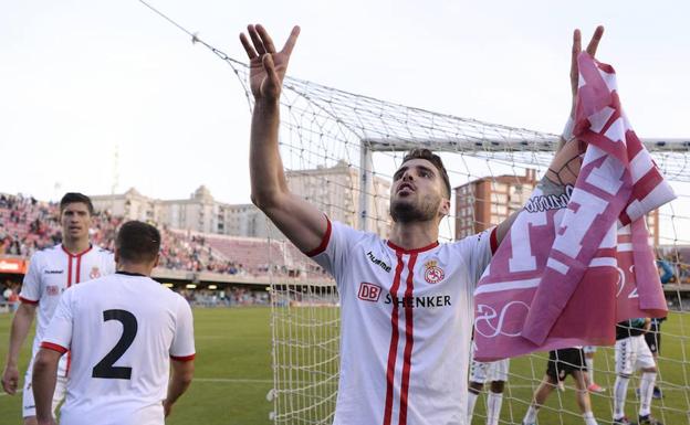 Iván González celebra el triunfo en el Mini Estadi.