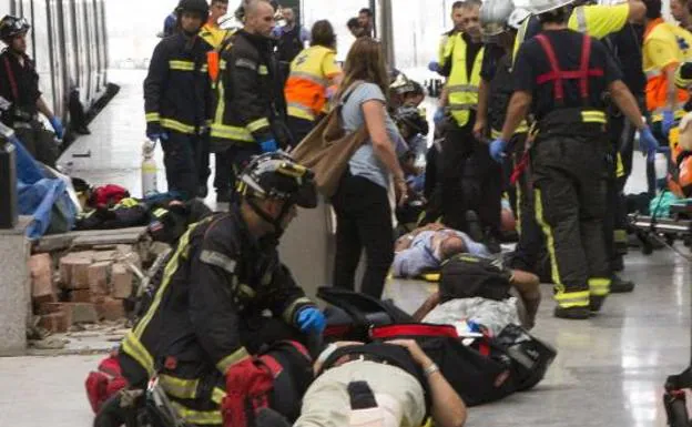 Nueve heridos en el accidente del tren en Barcelona siguen hospitalizados, tres graves