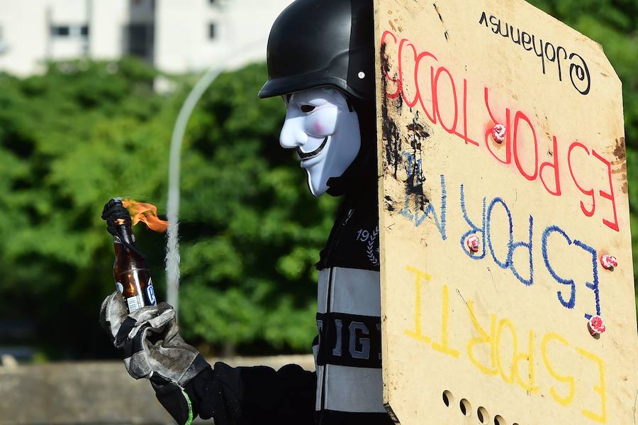 La convulsa jornada de votación para la Asamblea Constituyente se salda con al menos seis muertos