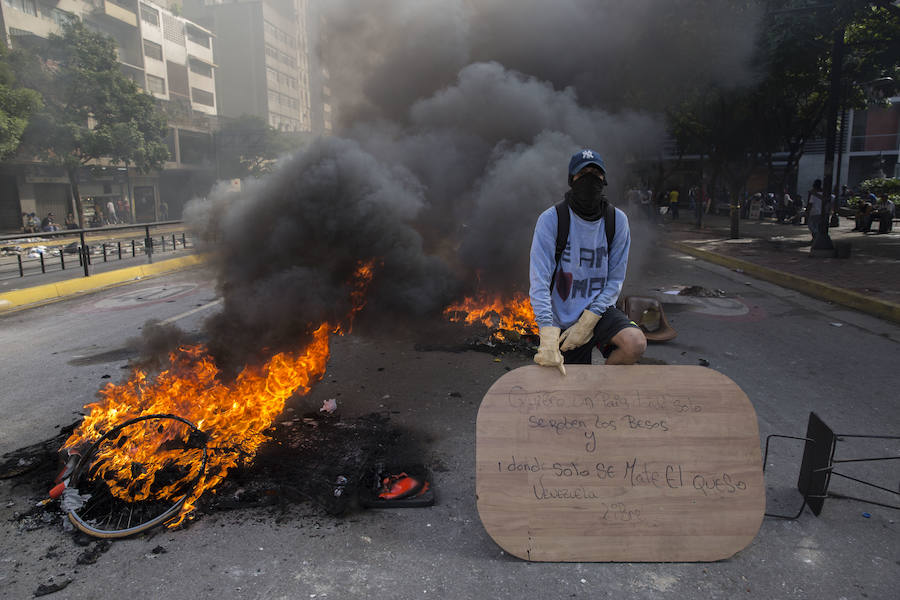 La convulsa jornada de votación para la Asamblea Constituyente se salda con al menos seis muertos