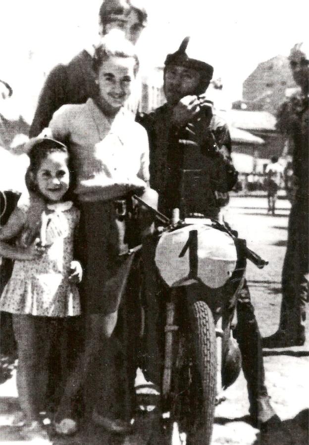 Ángel Nieto, en el circuito de La Bañeza en 1968.