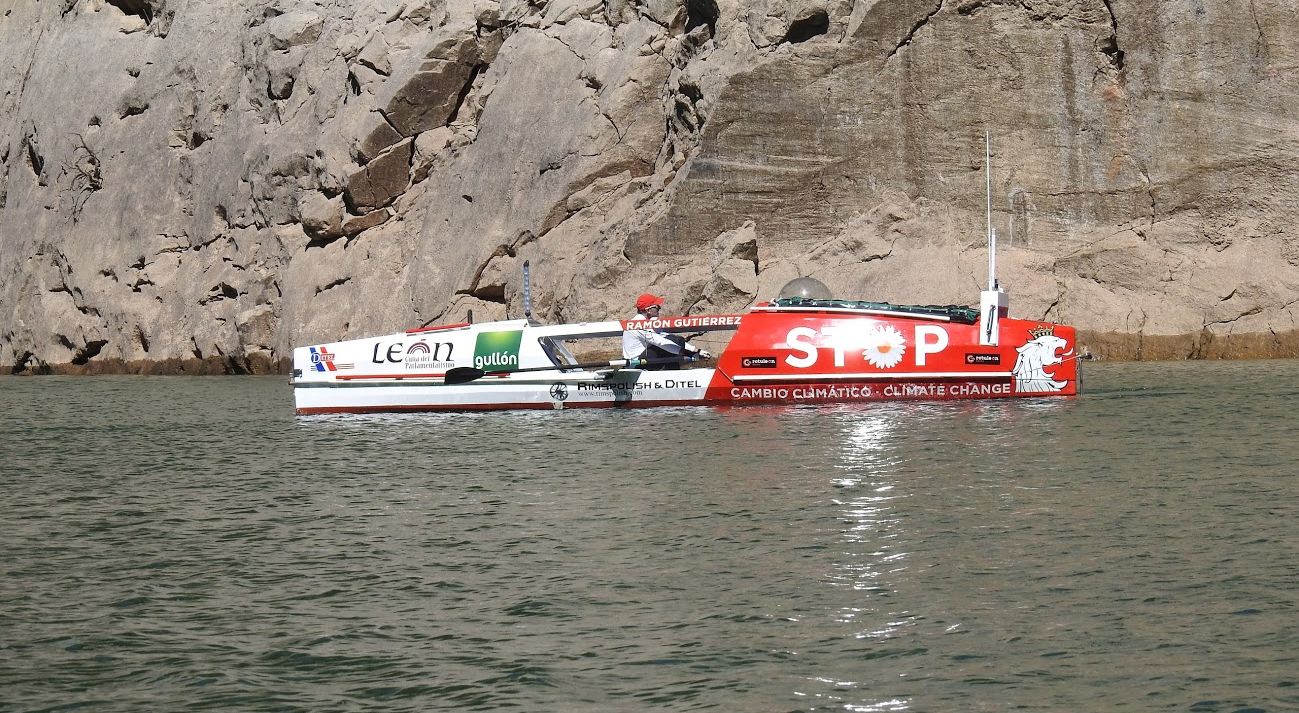 Ramón Gutiérrez surcará el Atlántico desde la isla de Hierro a la isla de Guadalupe | Tendrá que remar 4.700 kilómetros durante 60 días para conseguir unir los dos continente