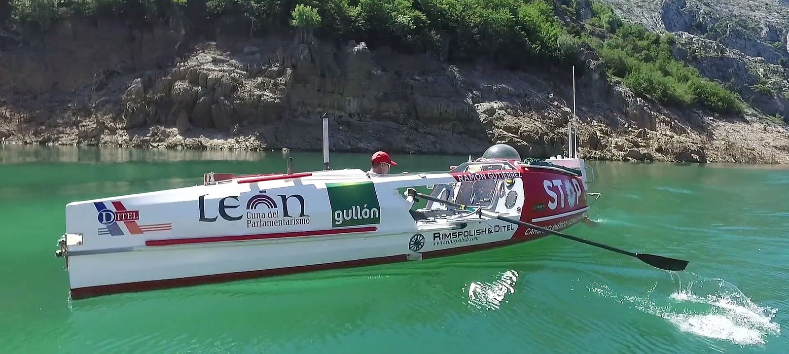 Ramón Gutiérrez surcará el Atlántico desde la isla de Hierro a la isla de Guadalupe | Tendrá que remar 4.700 kilómetros durante 60 días para conseguir unir los dos continente