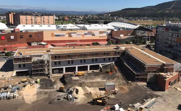 Obras de construcción de la nueva residencia de Las Encinas en La Rosaleda.