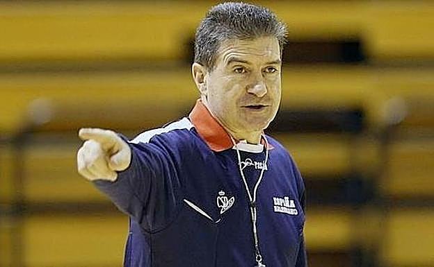 Cadenas, en su etapa como seleccionador nacional de España.