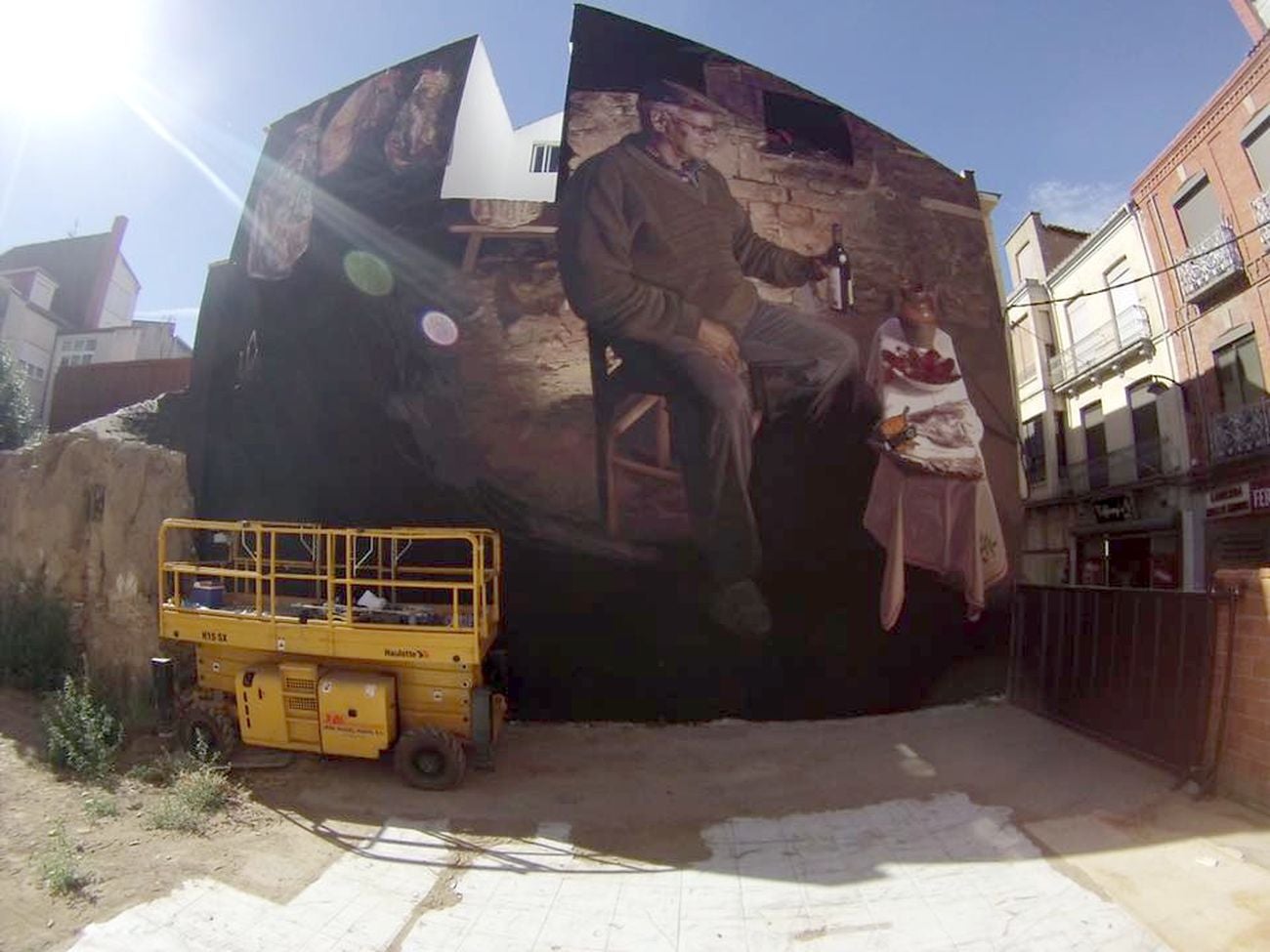 La cecina de León se convierte en protagonista en un gran mural en la calle Pio Gullón de Astorga para promocionar la IGP (Indicación Geografica Protegida) de este producto