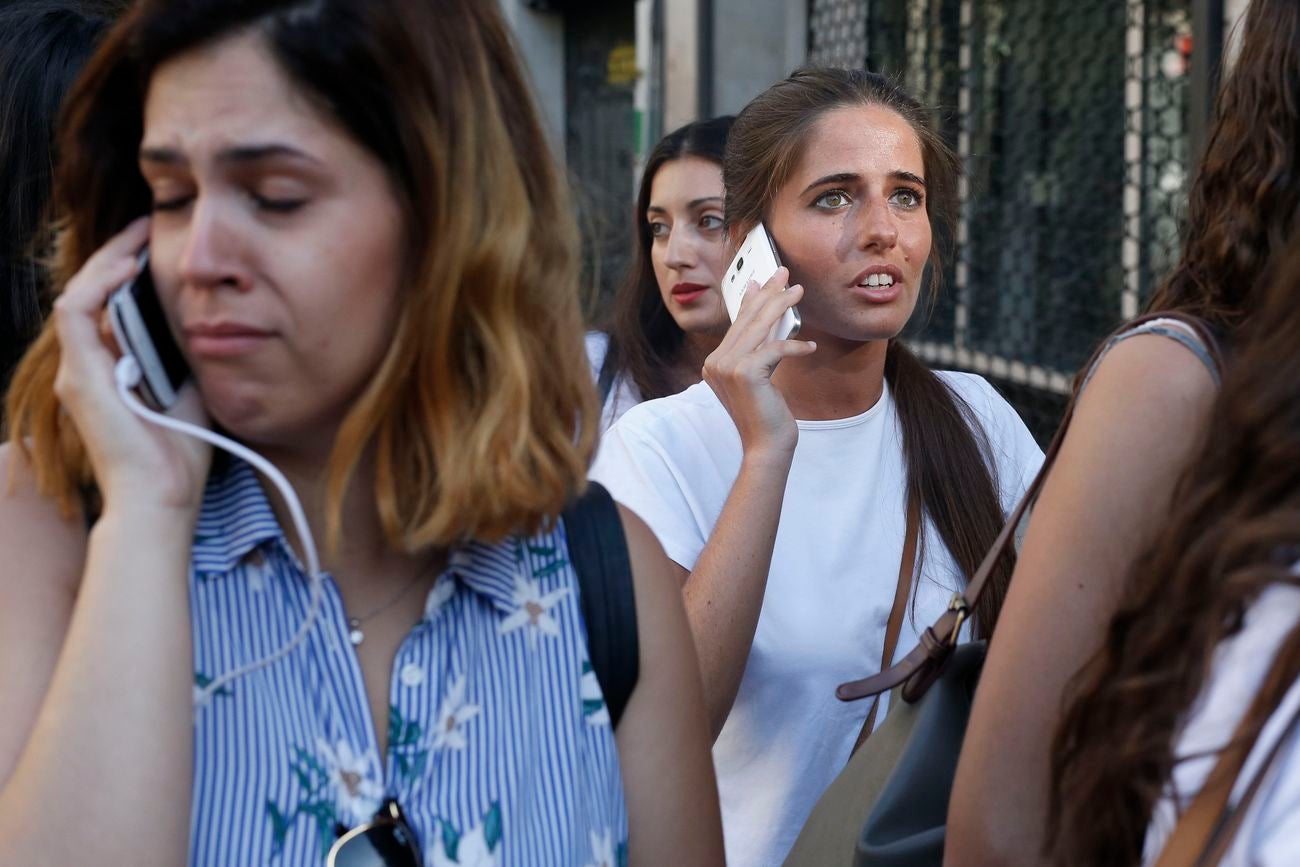 Conmoción tras el atentado ocurrido en Barcelona. Imágenes de los efectivos policiales en la zona