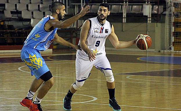 Medina, en un partido con Agustinos.