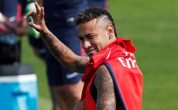 Neymar, en un entrenamiento con el PSG.