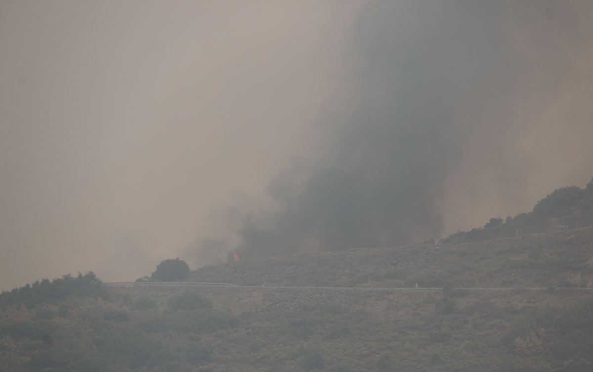 La carretera arde en el alto de Carbajal