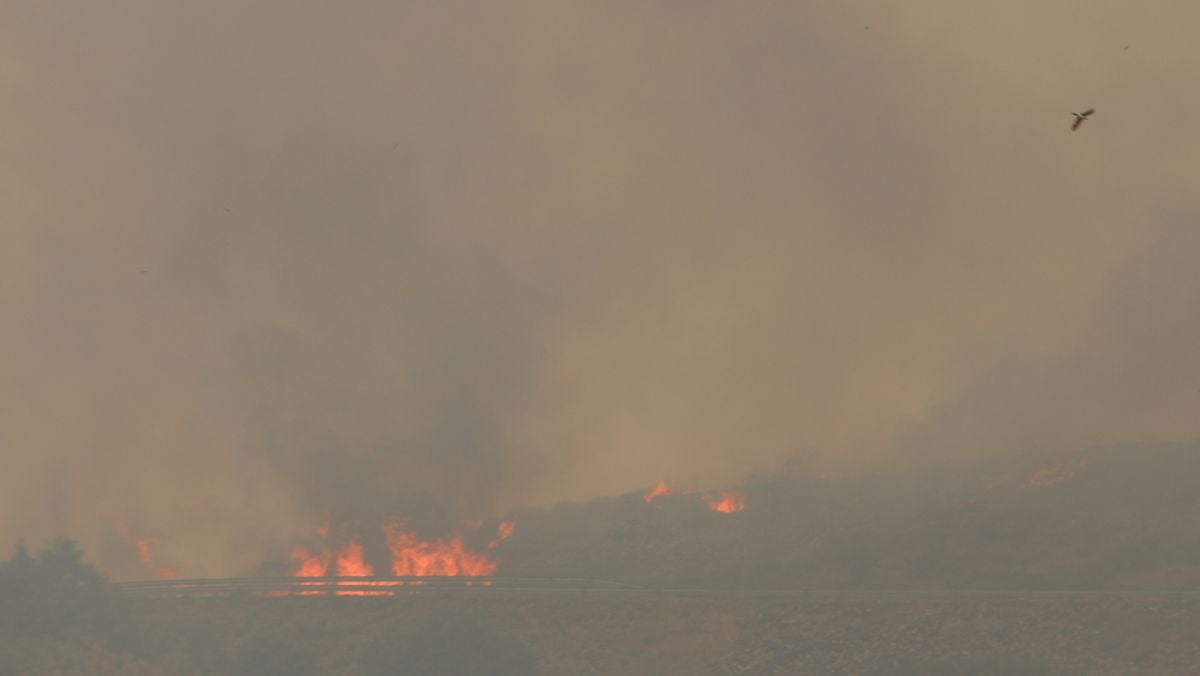 La carretera arde en el alto de Carbajal