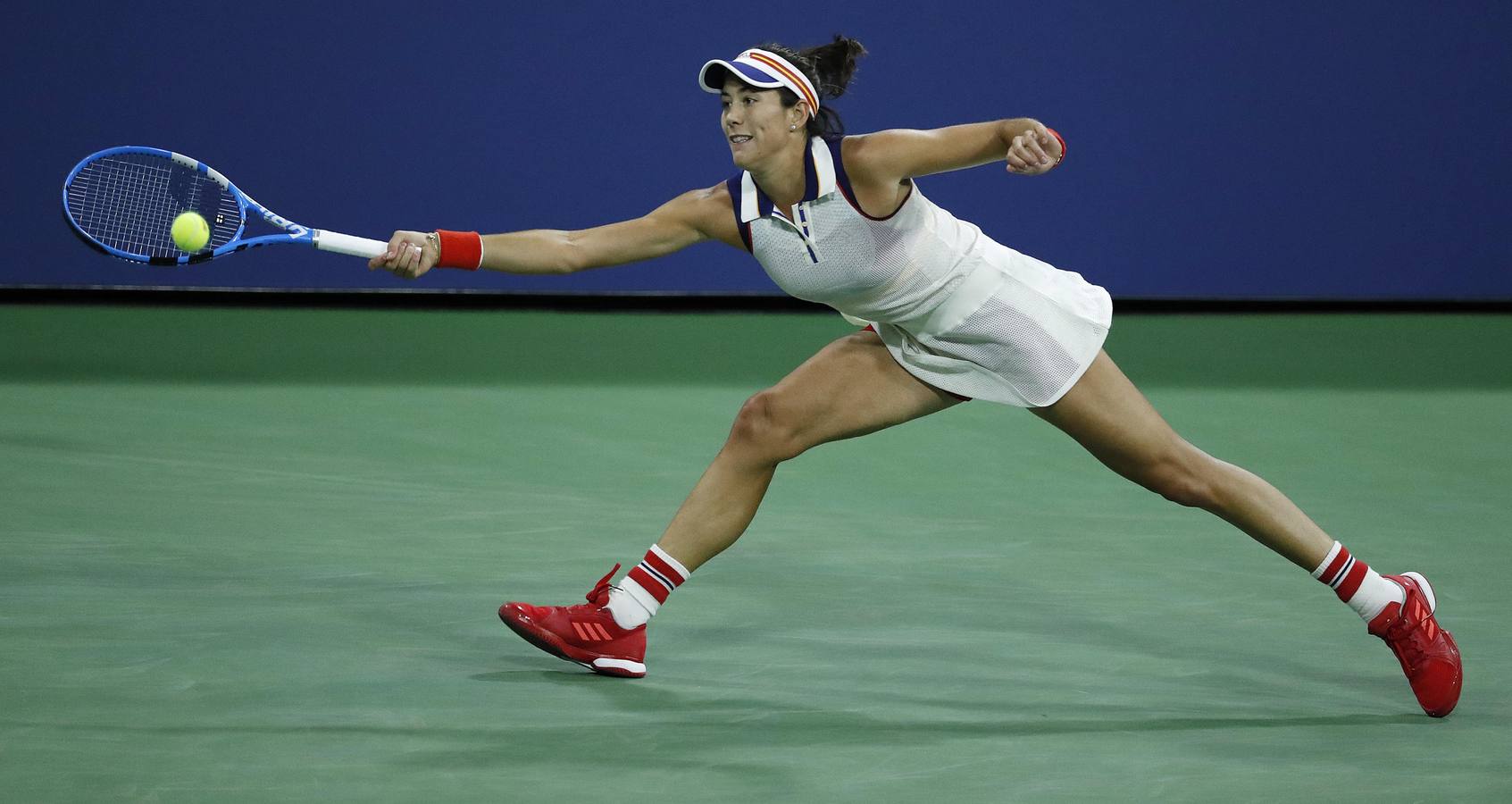 El maleficio de la tercera ronda en el Abierto de Estados Unidos quedó atrás para la tenista española Garbiñe Muguruza cuando lo consiguió al vencer en la segunda por 6-4 y 6-0 a la china Ying-Ying Duan.