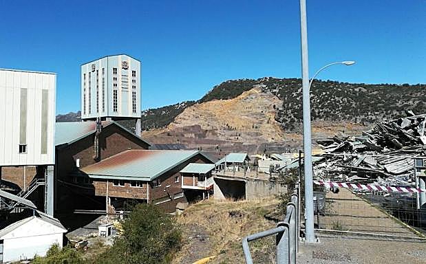 Las oficinas ya están completamente derribadas. 