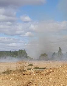 Imagen secundaria 2 - La Policía busca a un pirómano por provocar varios incendios en Puente Castro en la mañana del sábado