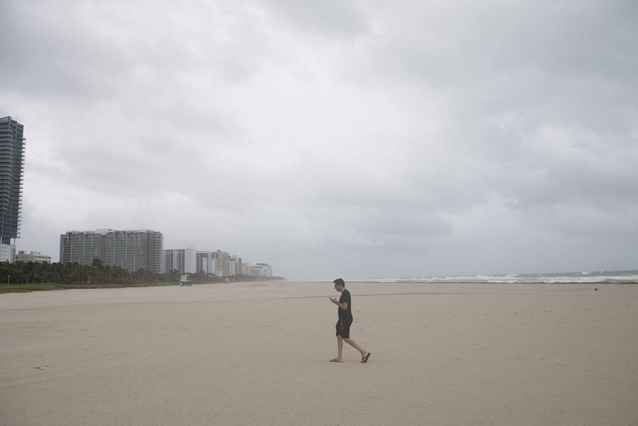 Tres huracanes activos en la cuenca atlántica mantienen en vilo las islas caribeñas, Florida y el este de México. Irma (de categoría 4) avanza hacia Florida, Jose (4) se aproxima hacia las Antillas menores y Katia (2) tocará pronto tierras mexicanas.