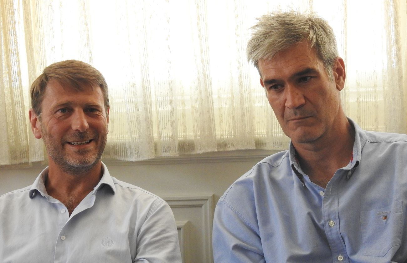 leonoticias y El Norte citan en la misma mesa a los responsables de Cultural y Valladolid. Antonio Martín, José Lasa, Felipe Llamazares, por la Cultural, y Carlos Suáres, presidente del Valladolid, conversan sobre el encuentro de este domingo