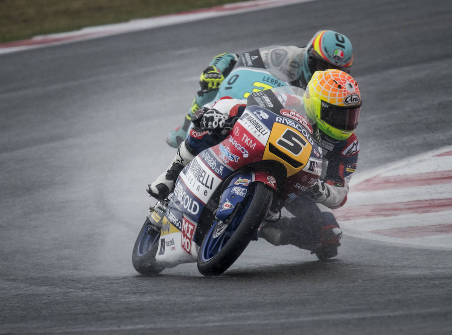 "Las condiciones eran muy difíciles, con mucha agua al principio y algo menos a partir de mediada la carrera", declaró el ganador de Moto3, Romano Fenati. 