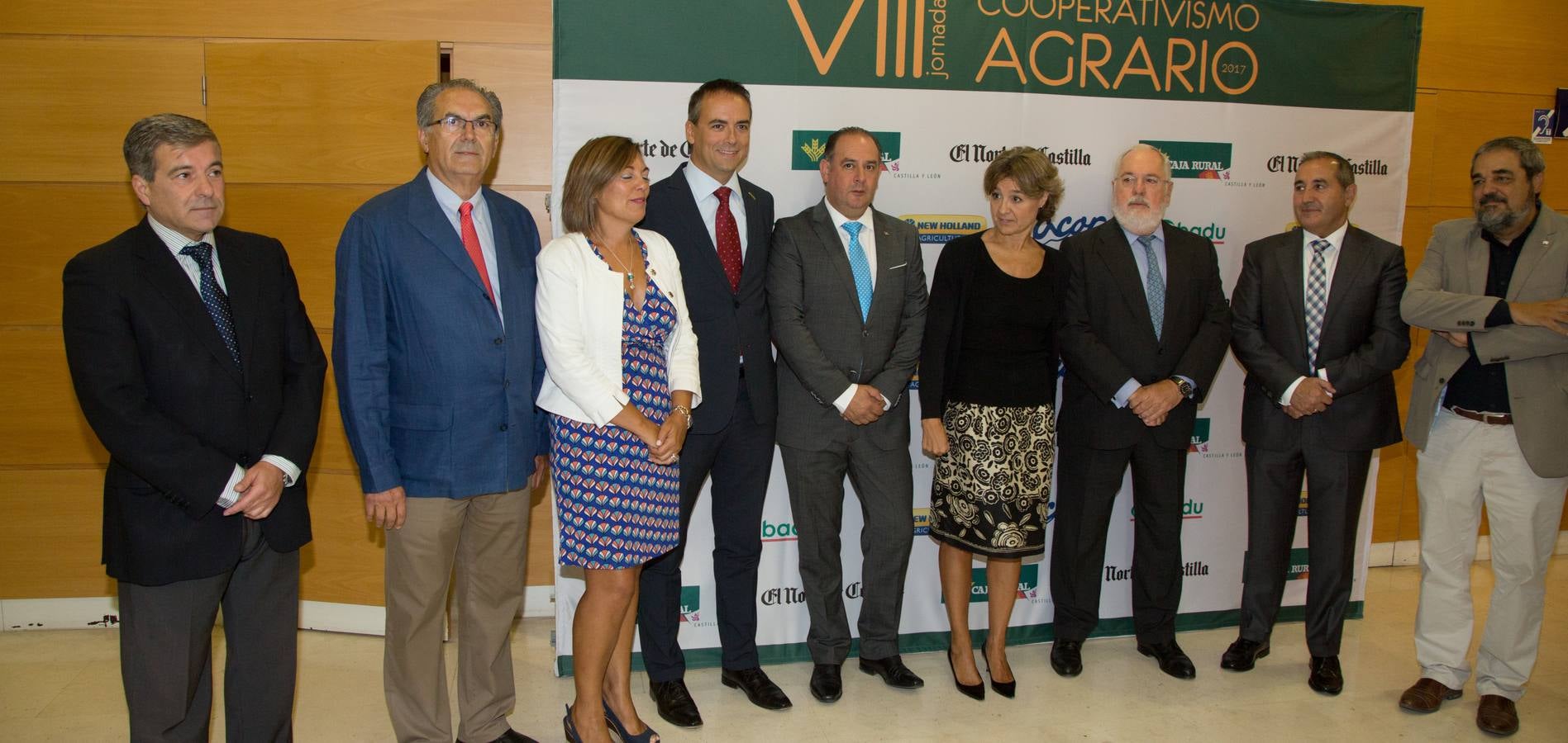 El comisario europeo de Acción por el Clima y Energía, Miguel Arias Cañete, y la ministra de Agricultura, Ganadería, Pesca y Medio Ambiente, Isabel García Tejerina, inauguran la jornada