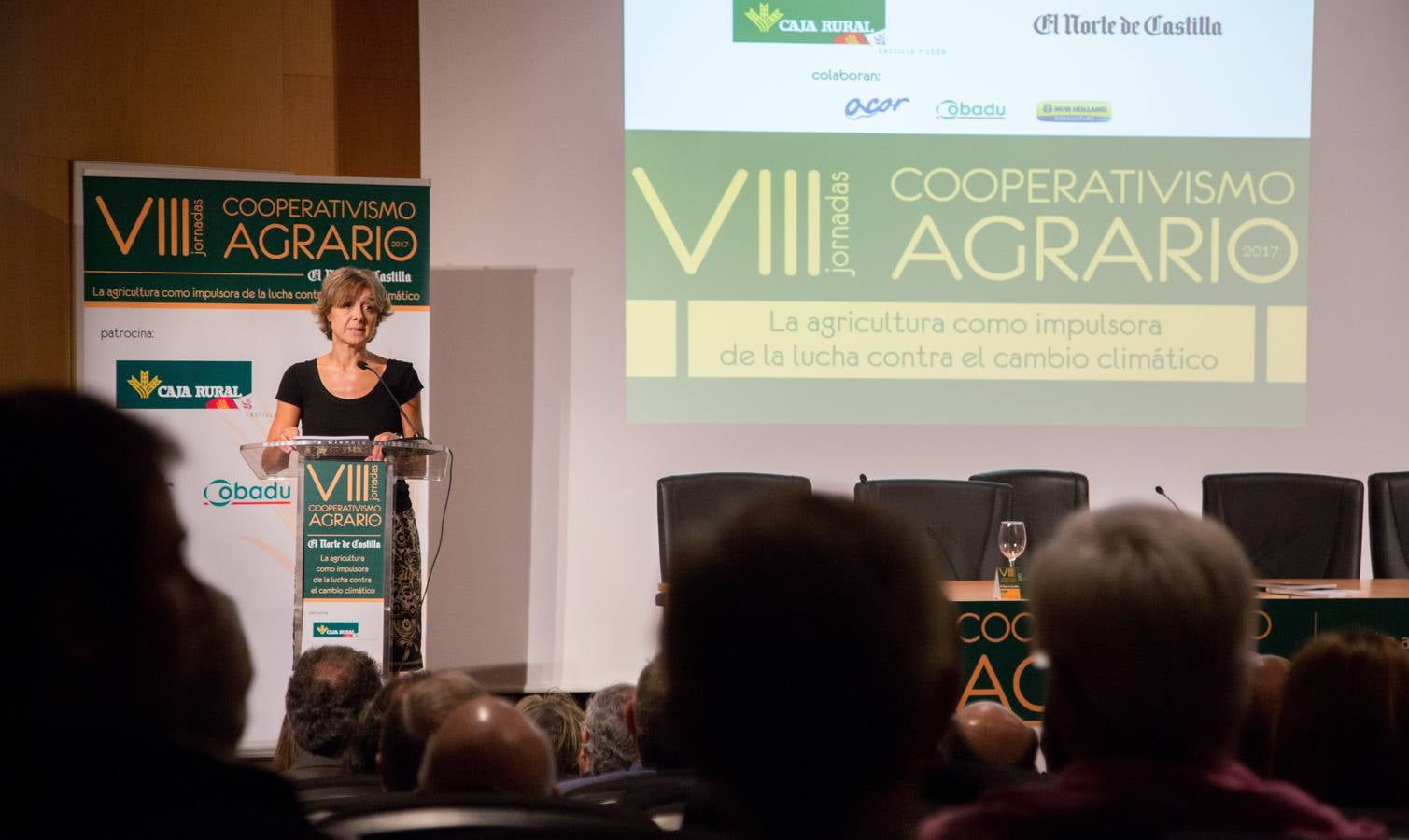 El comisario europeo de Acción por el Clima y Energía, Miguel Arias Cañete, y la ministra de Agricultura, Ganadería, Pesca y Medio Ambiente, Isabel García Tejerina, inauguran la jornada