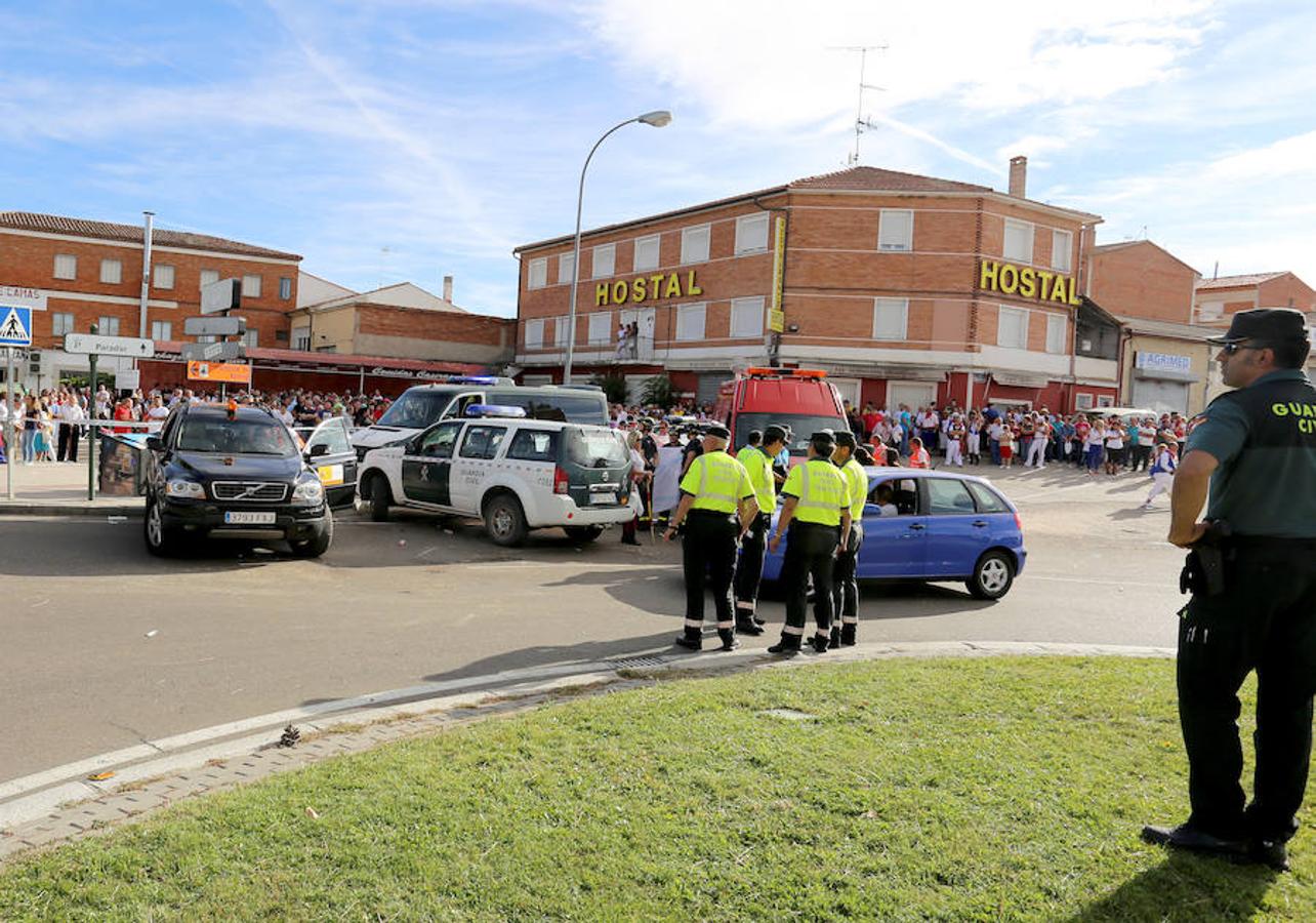 Imágenes del vuelco de una carroza en Tordesillas