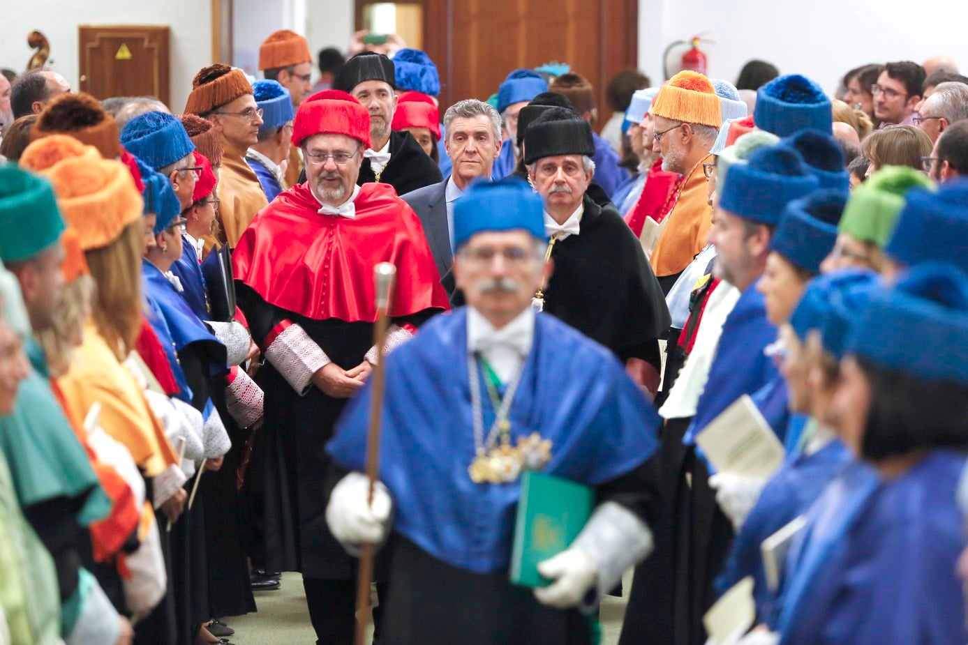 El consejero de Educación, Fernando Rey, asiste al acto de apertura del curso académico 2017-2018 de la Universidad de León.