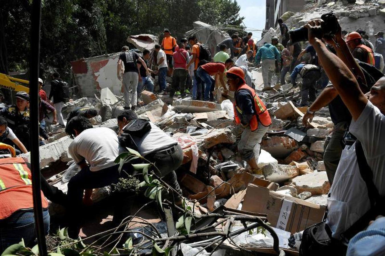 El temblor, de magnitud 6,8, se produce apenas dos horas después de que la ciudadanía saliera a las calles de todo el país en un simulacro conmemorativo del temblor de 1985