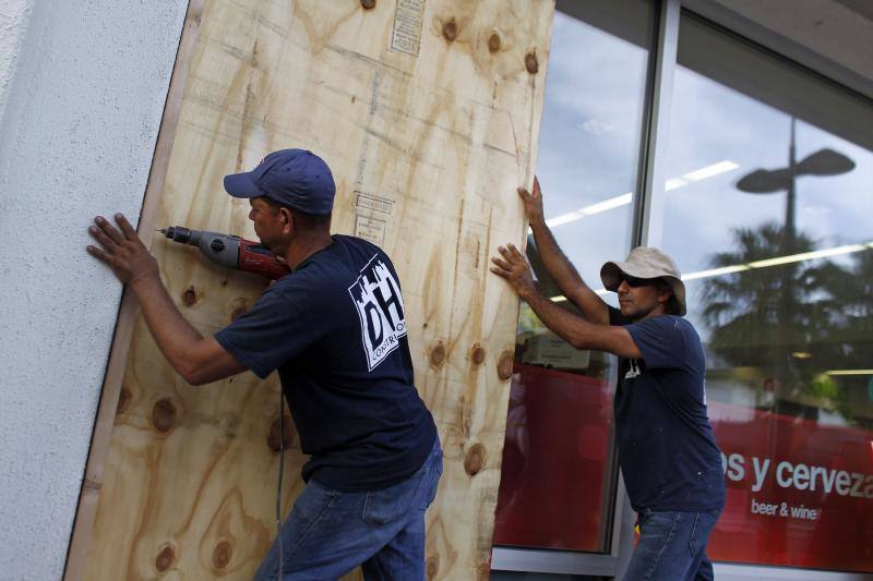 Tras provocar importantes daños en la pequeña isla antillana, el huracán vuelve a alcanzar la categoría 5 y se dirige a Saint Croix y Puerto Rico