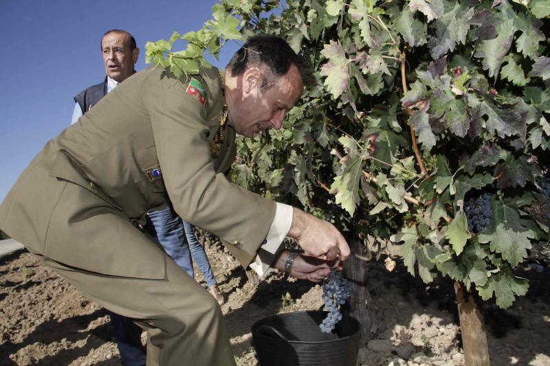 Fotos: El general Manuel Gorjón, embajador de los vinos de Dehesa de los Canónigos