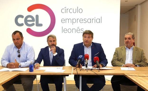 Imagen principal - Rueda de prensa de la presentación del 'Círculo de Oro'. 