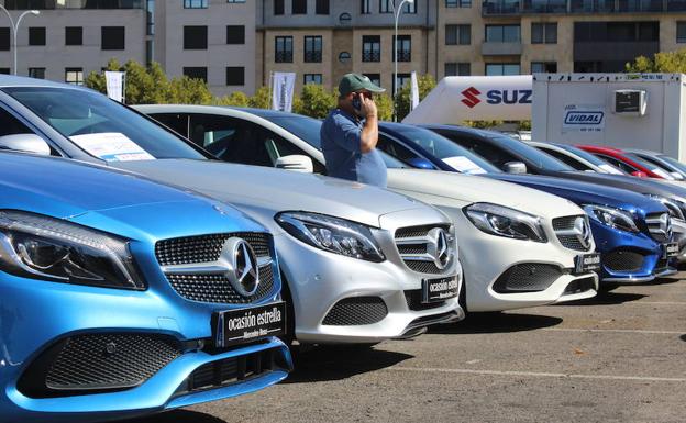 La II Feria del Automóvil de Ocasión pone más de 300 coches en el centro de León