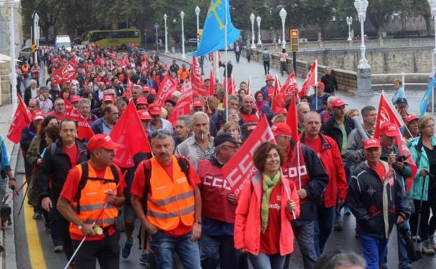 Inicio de la marcha en Gijón.