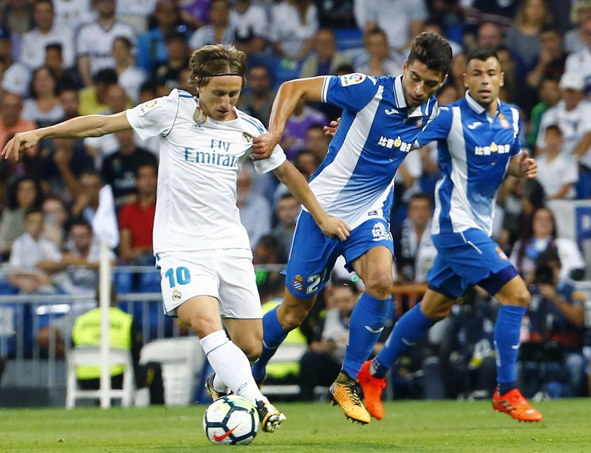 Partido correspondiente a la séptima jornada de Liga entre el Real Madrid y el Espanyol, en el Santiago Bernabéu. 