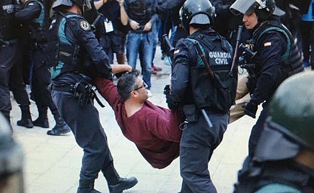 Xavi Fernández, en el momento de la detención.