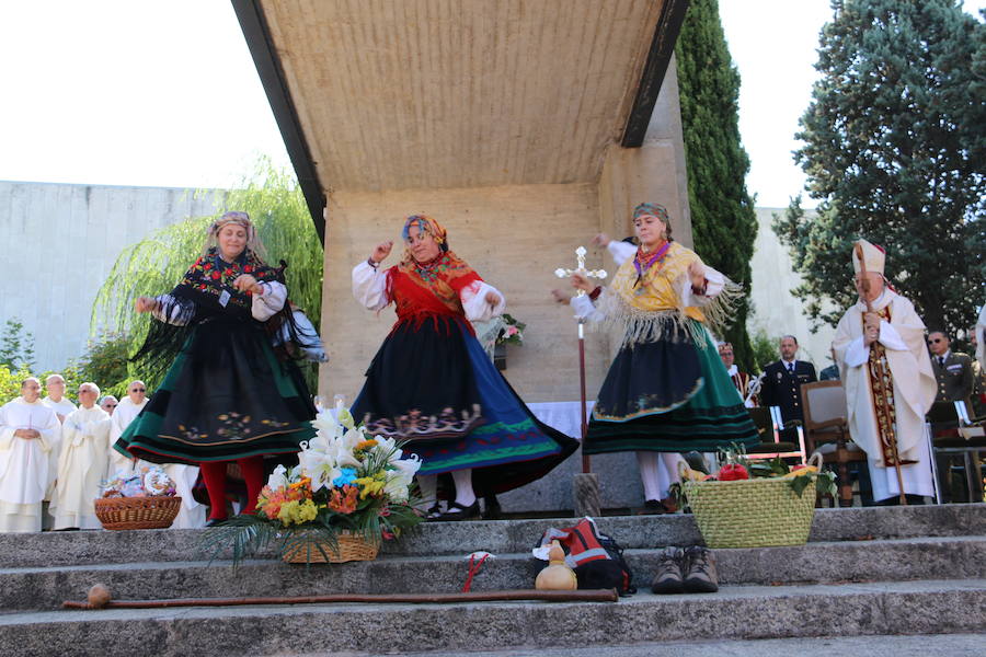 Homilía multitudinaria en La Virgen del Camino