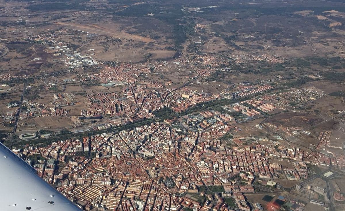 León y la montaña central, desde el aire