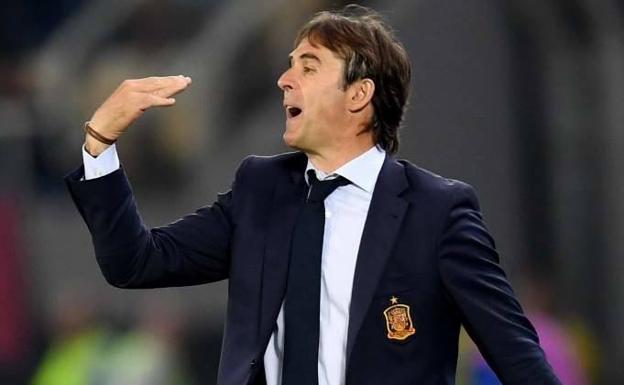 Lopetegui dirige a la selección española ante Macedonia. 